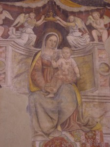 chiesa di Corenno Plinio: Madonna in trono - dettaglio