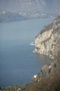 Mandello - Veduta della sponda del lago dal Sentiero del Viandante